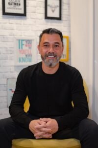 Automatización hiperpersonalizada: Transformando la experiencia del cliente en 2025 3 Picture of Miguel Angel Devia